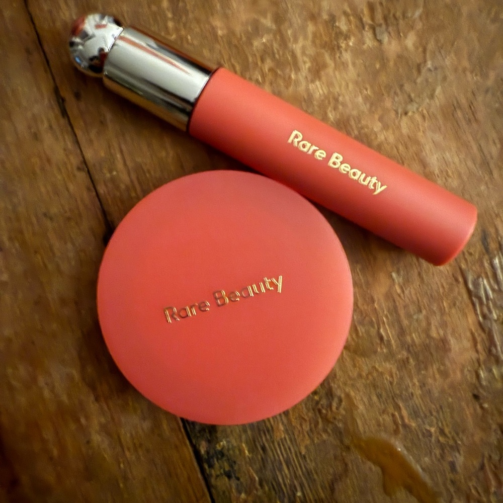 🌷New SET🌷 Lip Tint Gloss and Matching Blush in HAPPY